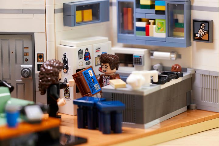 Actual product image LEGO Seinfeld (21328, LEGO Ideas, LEGO Rare Sets)