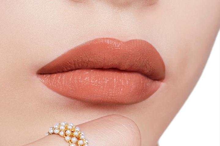 Actual product image Dior Rouge Satin 240 Int24 (240 J'adore)