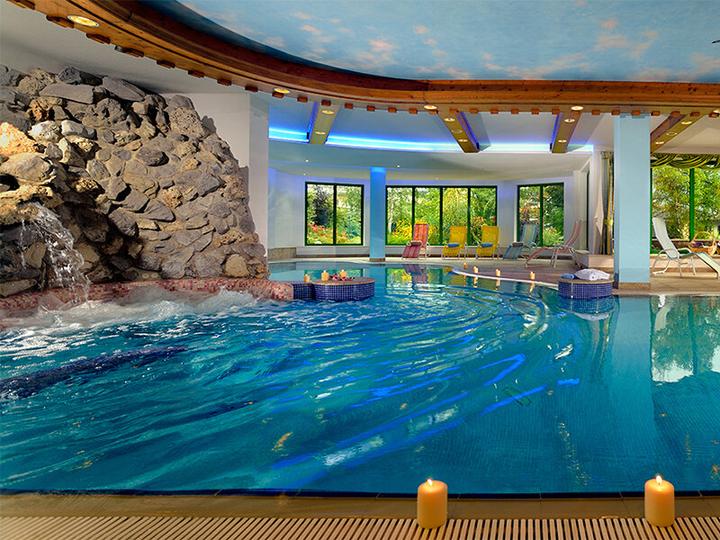 Image du produit Smartbox Un anniversaire détente : 2 jours en hôtel avec spa de luxe en Europe (2 pers.)