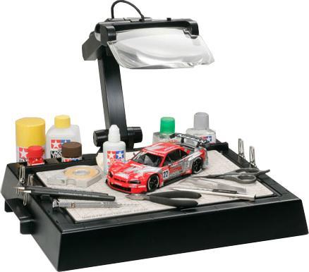 Produktbild Tamiya Workstation mit Licht und Lupe