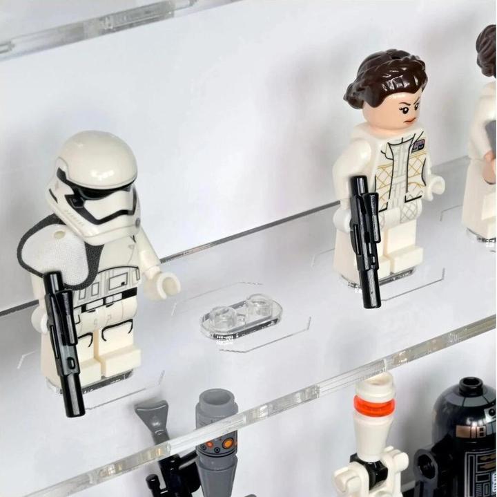 Image du produit iDisplayit Présentoir mural en acrylique pour 100 figurines LEGO® (avec fond blanc)
