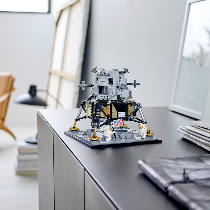 Actual product image LEGO lunar lander (10266, LEGO Creator Expert, LEGO Rare Sets)