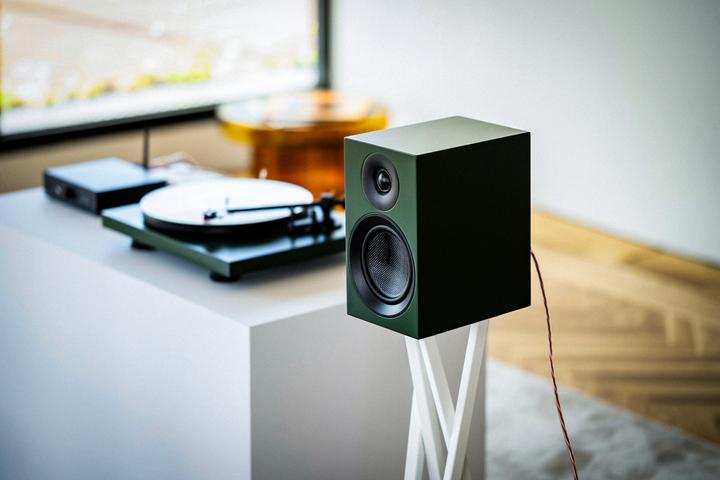 Produktbild Pro-Ject Speaker Box 5 E Carbon (1 Stk.)