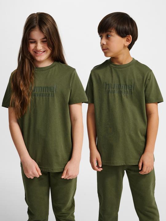 Produktbild hummel hmlJR BASE T-SHIRT S/S (58, 59, 60, 62, 63, 64)