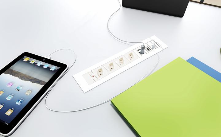 Produktbild IB Connect INTRO2.0 Steckdosenein. ws 2x Typ 13 1x USB-C 60W 1x RJ45 1x HDMI (2 x, HDMI, Typ 13, RJ45, USB-C, 0.30 m)