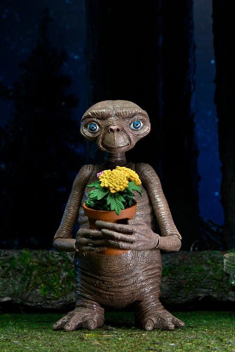 Actual product image Neca E.T. - The Extra-Terrestrial: Ultimate E.T.