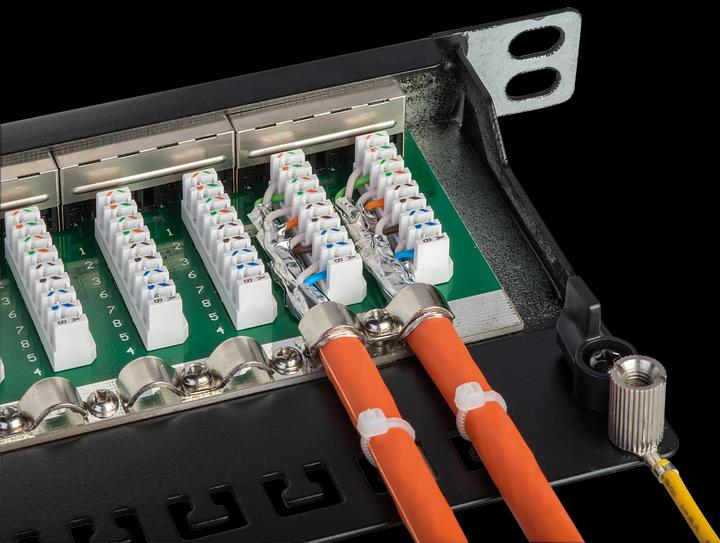 Actual product image Lindy Cat. Patch Panel 24p STP 1/2 U, 24 ports in 0.5 height unit