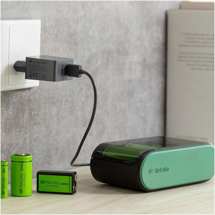 Produktbild GP Batteries ReCyko Universal Ladegerät AA/AAA/C/D/9V Akkus NEU (1 Stk., D, AAA, AA, C, 9V Block, 2100 mAh, Akku)