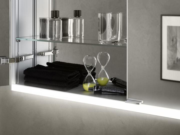 Image du produit Emco prime 2 Facelift armoire de toilette lumineuse, 1400 mm, 3 portes, modèle encastré, 9497