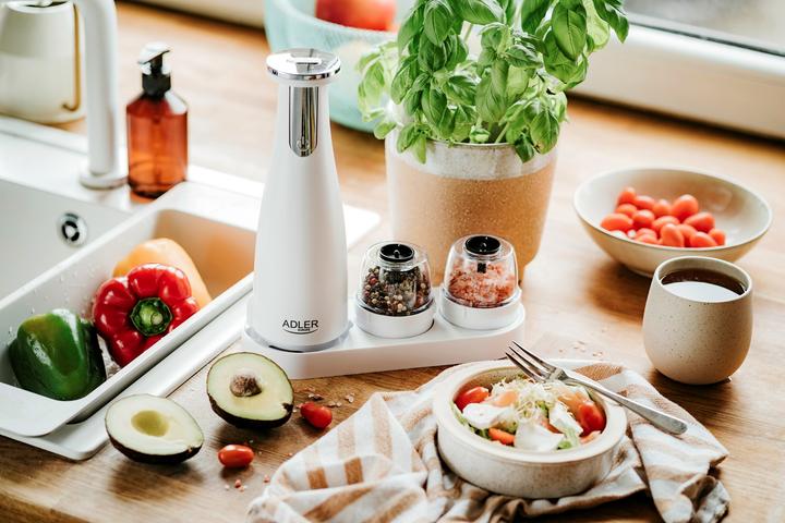 Actual product image Adler Electric Salt and pepper grinder AD 4449w 7 W, Housing material ABS plastic, Lithium, Matte White (Various spices)