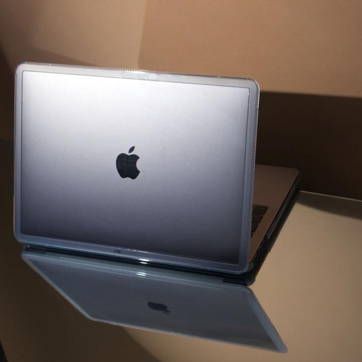 Actual product image tech21 Evo Hardshell case for MacBook Pro 16" 2021 (16", Apple)