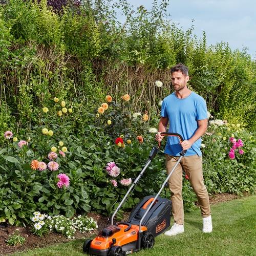 Actual product image Black & Decker BCMW3318N Solo (Rechargeable battery operated)