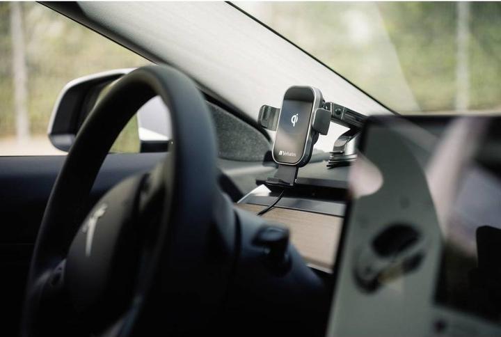 Image du produit Verbatim Chargeur de voiture Fast Qi Fast Wireless USB-C 15W FWC-02