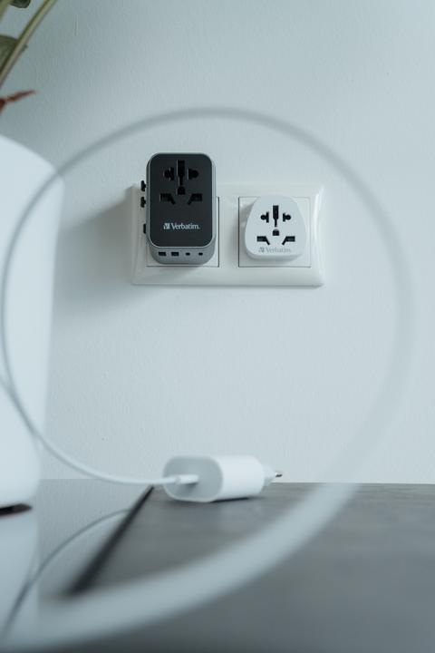 Produktbild Verbatim Universal Travel Adapter
