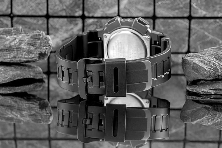 Actual product image Casio AEQ-110W-1AVDF Herrenuhr (Analogue wristwatch, Digital watch)