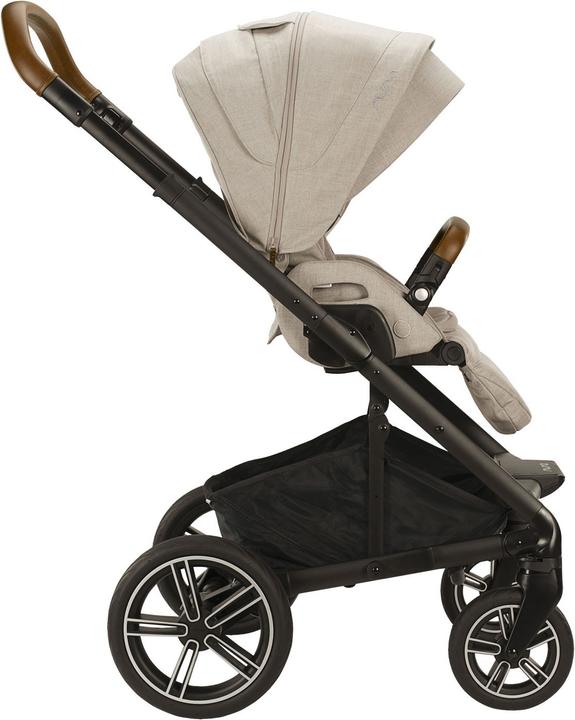 Actual product image Nuna Mixx next magnetic buckle