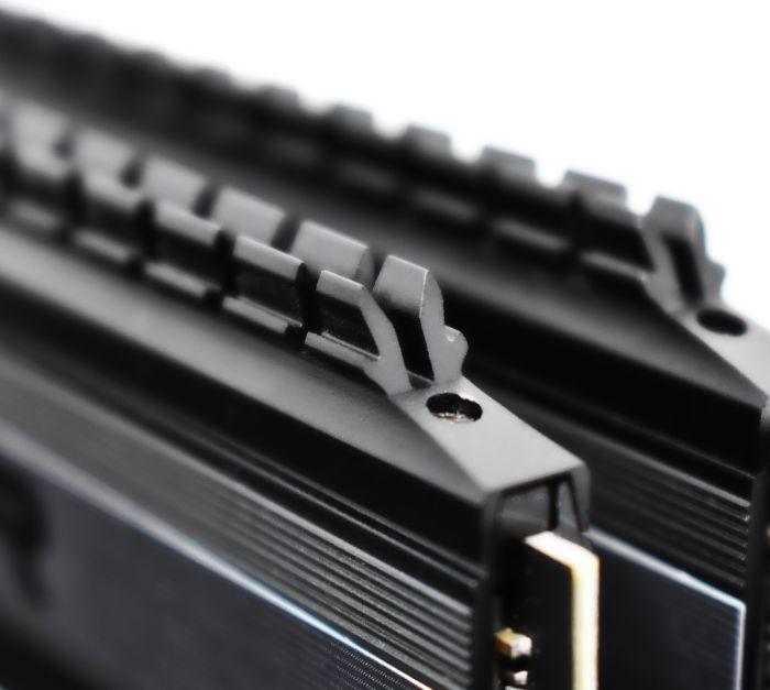 Immagine prodotto Patriot Viper 4 Blackout (2 x 8GB, 3200 MHz, DDR4-RAM, DIMM)
