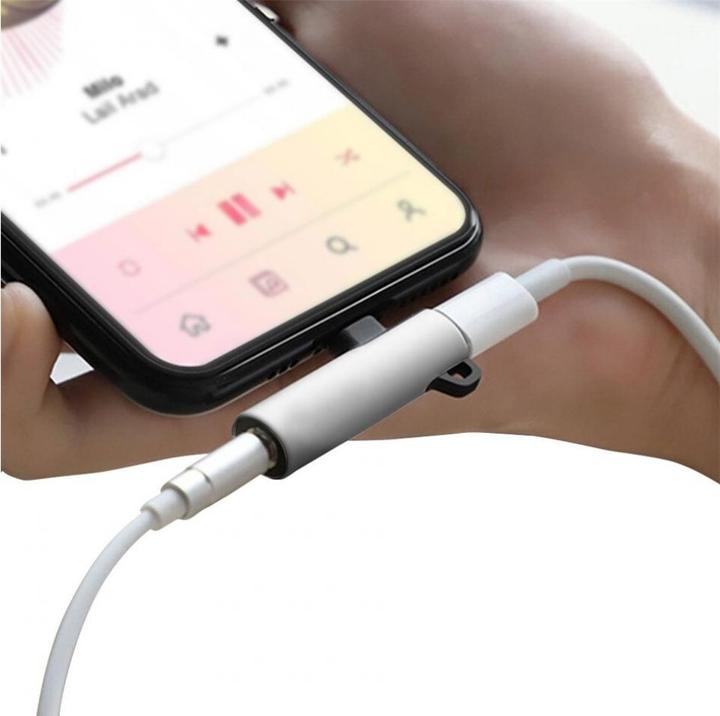 Image du produit PowerGuard Splitter pour charger et écouter de la musique (Lightning, Jack 3.5mm)