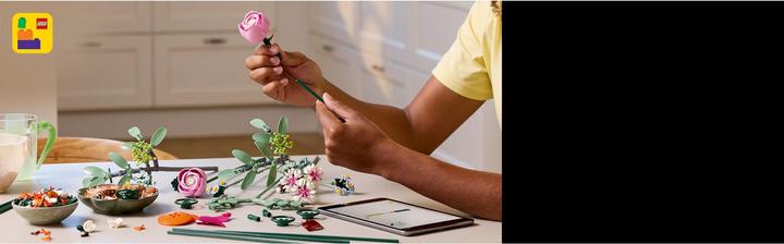 Actual product image LEGO Schöner Rosafarbener Blumenstrauss (10342, LEGO Icons, LEGO Botanical)