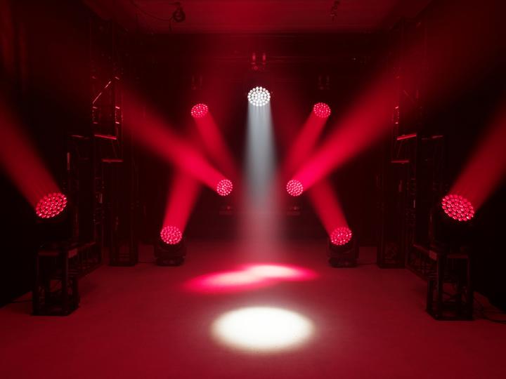 Produktbild Eurolite LED TMH-W555 Moving-Head Wash Zoom (Set)
