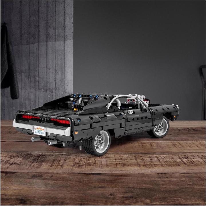 Actual product image LEGO Dom's Dodge Charger (42111, LEGO Technic)