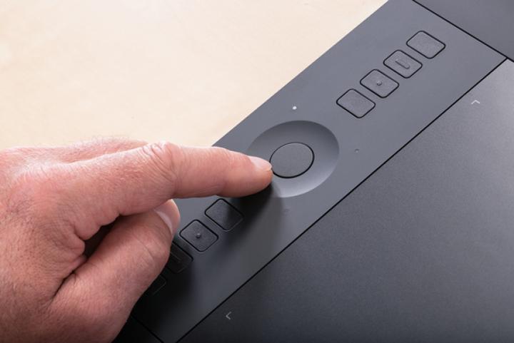 Produktbild Wacom Intuos Pro M (10", 5080 lpi)