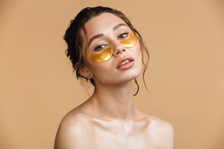 Actual product image Beneva Black Eye mask (24x pads)