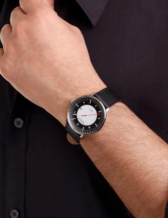 Image du produit Mondaine MLE.41920.LBV Herrenuhr Doppio Solar 41mm 5ATM