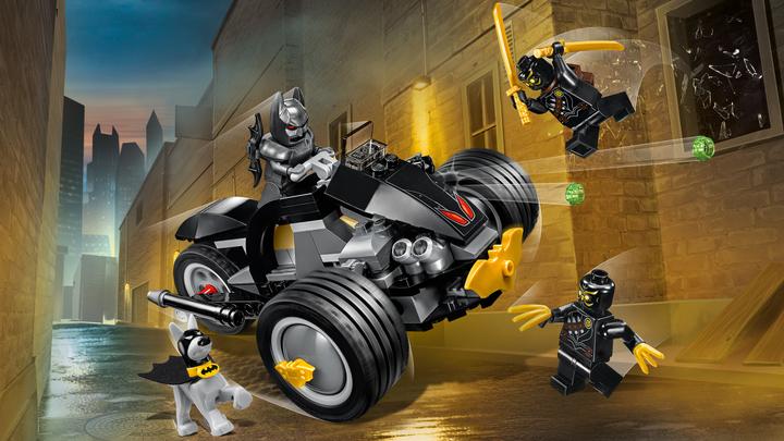 Image du produit LEGO Batman Attaque des talons (76110, LEGO DC)