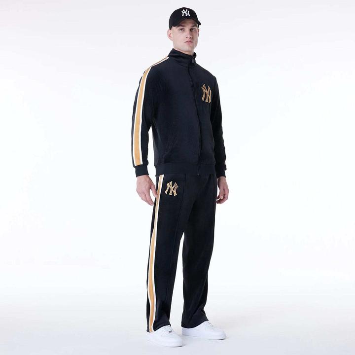 Produktbild New Era Jogginganzug aus Velours New York Yankees Track (S)