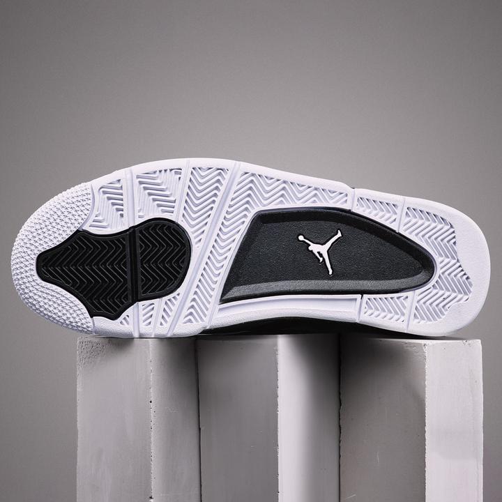 Image du produit Nike Air Jordan 4 (44)