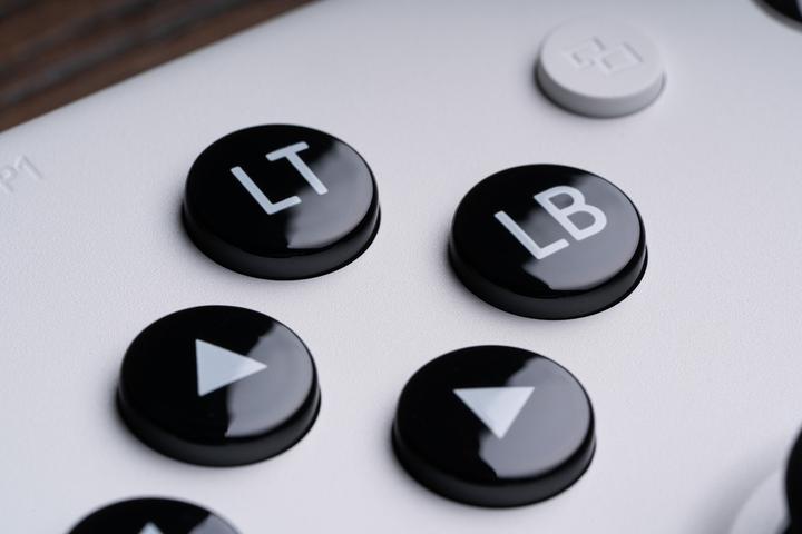 Actual product image 8bitdo Lite SE 2.4G Wireless (Xbox Series S, Windows, Xbox One S, Xbox One X, Xbox Series X)