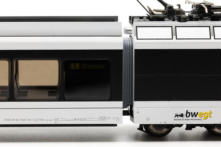 Produktbild Piko Thurbo el. Triebwagen GTW 2/6 733-1 mit zwei Stromabnehmern Ep. VI DCS (Spur H0)