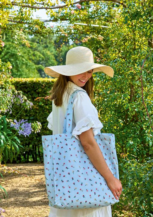Actual product image Greengate Lianca Tischläufer pale blue 140x45cm