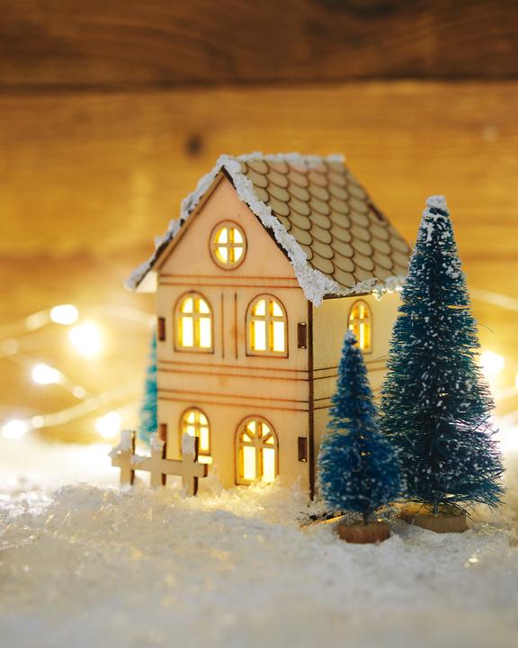 Image du produit VBS Kit de construction en bois "Maison avec chevreuils" incl. LED