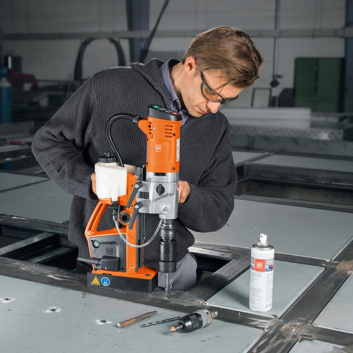 Produktbild Fein KBU 35-2 QW Universal Magnet Kernbohrmaschine bis 35 mm ( 72705861000 ) + 5 tlg. Zubehör Set + (Netzbetrieb)