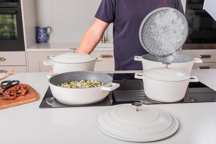 Actual product image Master Class Casserole Dish (Aluminium)