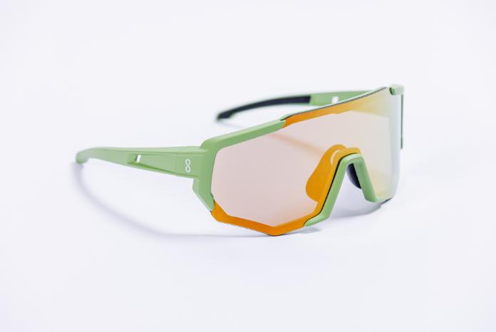 Immagine prodotto Coast Optics Occhiali sportivi Nita Verde muschio con sole oro e lenti trasparenti (Tappetino verde muschio, Lucidi, Sole d'oro)