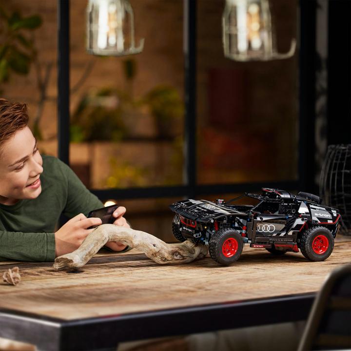 Actual product image LEGO Audi RS Q e-tron (42160, LEGO Technic)