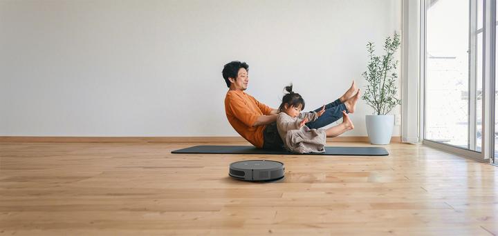 Actual product image iRobot Roomba Combo Essential (Vacuum mopping robot)