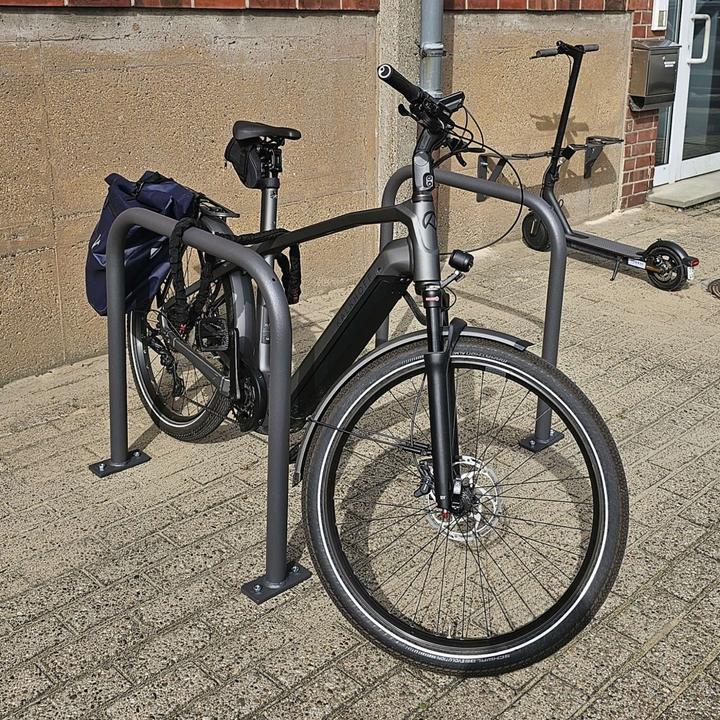 Produktbild Moravia Anlehnbügel SPRINT mit Knieholm, feuerverzinkt + DB 703