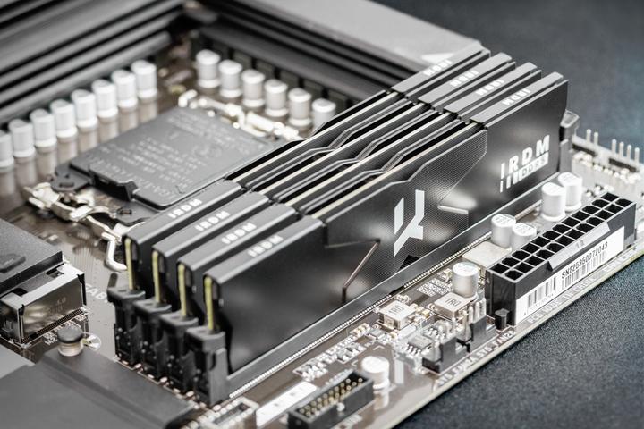 Actual product image Goodram IRDM DDR5 IR-6400D564L32/64GDC (2 x 32GB, 6400 MHz, DDR5 RAM, U-DIMM)