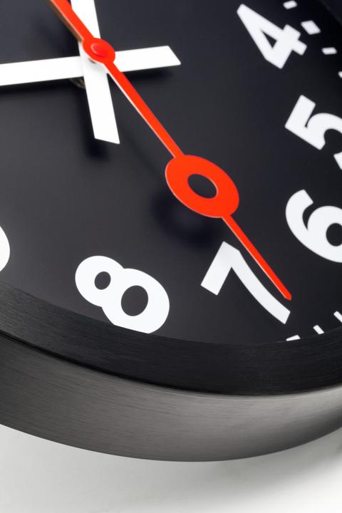 Produktbild Nextime Wanduhr Station Ø 35 cm, Schwarz, Form: Rund (35 cm)