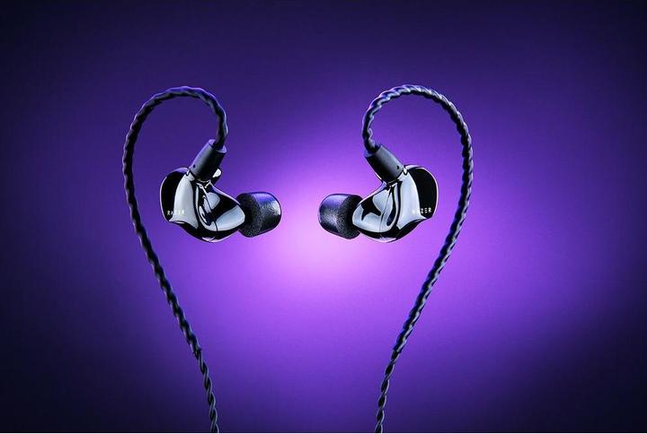 Actual product image Razer Moray - Ergonomic in-ear monitor for all-day streaming (Cable)