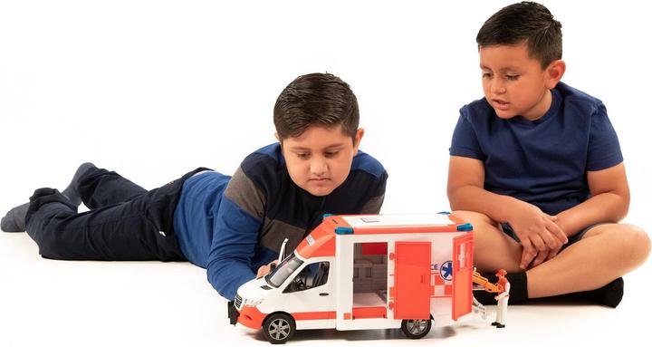 Produktbild Bruder MB Sprinter Ambulanz mit Fahrer