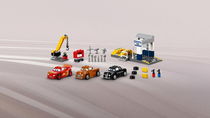Actual product image LEGO Juniors Smokeys Garage (10743)