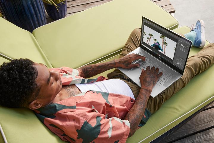 Immagine prodotto HP Envy 15 (15.60", I7-10750H, 32 GB, 1000 GB, DE)