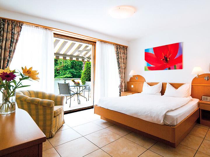 Actual product image Smartbox The charm of Switzerland: 1 overnight stay with breakfast and spa break (2 pers.)