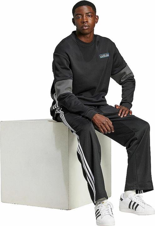 Actual product image adidas IZ4801 (M)
