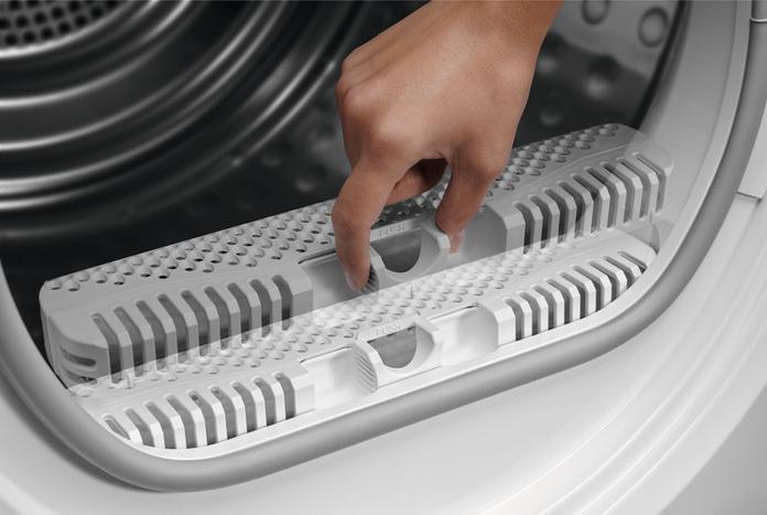 Actual product image AEG TR9W80699 WiFi heat pump tumble dryer / 9000 series with AbsoluteCare®Plus / 3D Scan - Dries after (9 kg, Right)